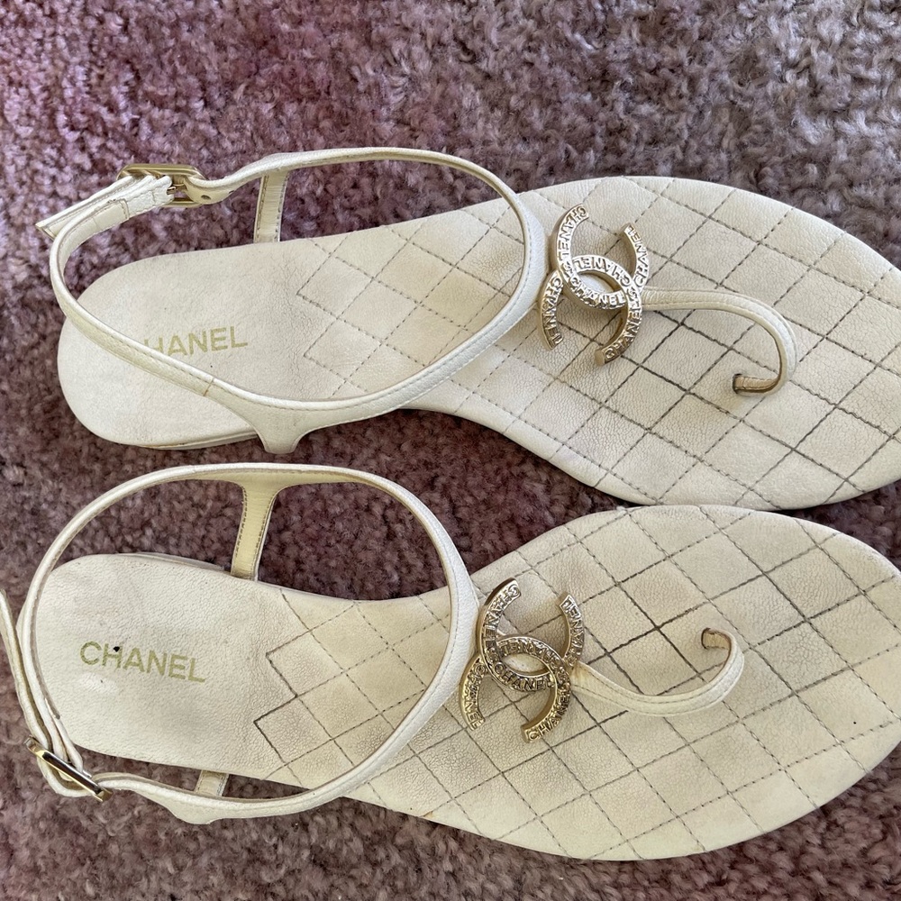 CHANEL Cream and Gold Quilted Sandals